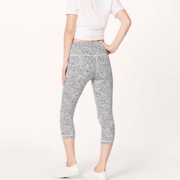lululemon athletica Pants - Lululemon wunder under high rise crop ditsy daisy